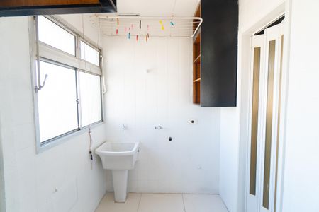 Apartamento para alugar com 65m², 2 quartos e sem vagaCozinha e Área de Serviço