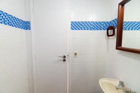 Apartamento para alugar com 65m², 2 quartos e sem vagaBanheiro