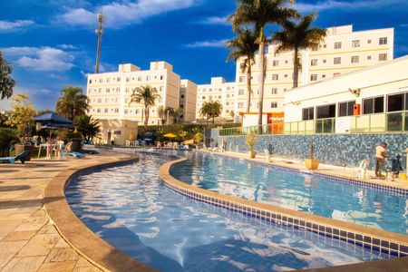 Apartamento à venda com 43m², 2 quartos e 1 vaga Apartamento à venda com 43m², 2 quartos e 1 vagaÁrea comum - Piscina