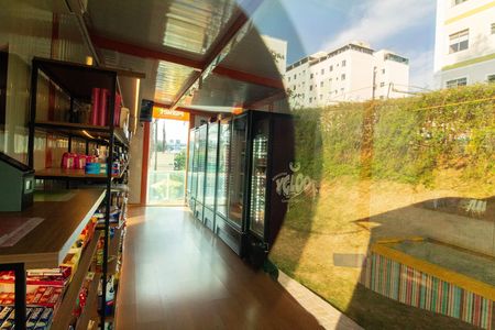 Apartamento à venda com 43m², 2 quartos e 1 vaga Apartamento à venda com 43m², 2 quartos e 1 vagaÁrea Comum- Mercadinho