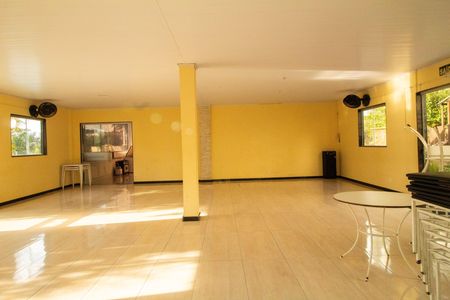 Apartamento à venda com 43m², 2 quartos e 1 vaga Apartamento à venda com 43m², 2 quartos e 1 vagaÁrea comum - Salão de festas