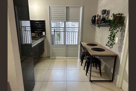 Cozinha de apartamento para alugar com 1 quarto, 44m² em Parque Campolim, Sorocaba