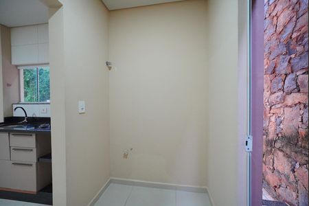 Casa para alugar com 90m², 2 quartos e 1 vagaÁrea de Serviço