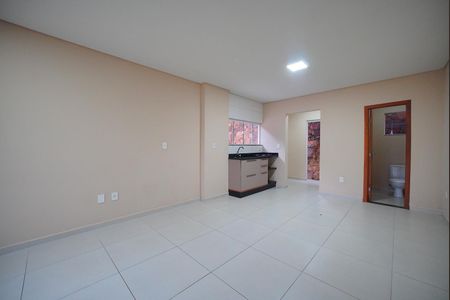 Sala de casa para alugar com 2 quartos, 90m² em Campeche Central, Florianópolis