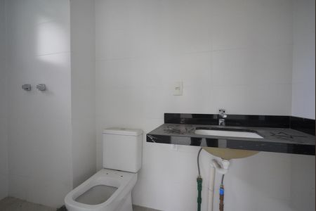 Banheiro de kitnet/studio à venda com 1 quarto, 44m² em Auxiliadora, Porto Alegre