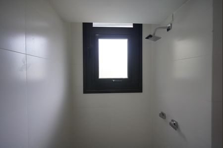 Banheiro de kitnet/studio à venda com 1 quarto, 44m² em Auxiliadora, Porto Alegre