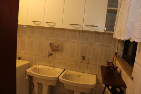 Apartamento para alugar com 130m², 3 quartos e 1 vagaÁrea de Serviço