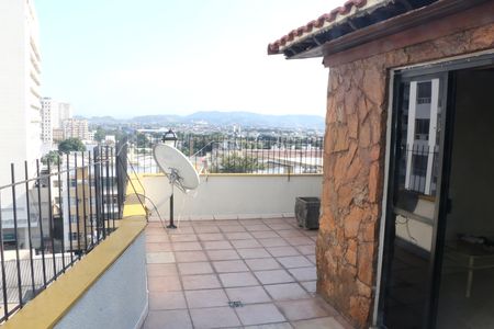 Apartamento para alugar com 130m², 3 quartos e 1 vagaVaranda
