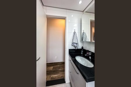 Apartamento à venda com 60m², 2 quartos e 2 vagas Apartamento à venda com 60m², 2 quartos e 2 vagasBanheiro da Suíte