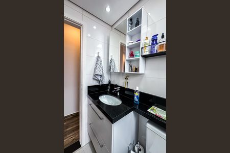 Apartamento à venda com 60m², 2 quartos e 2 vagas Apartamento à venda com 60m², 2 quartos e 2 vagasBanheiro da Suíte