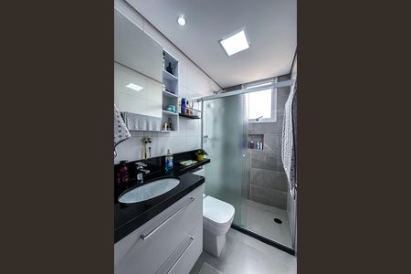 Apartamento à venda com 60m², 2 quartos e 2 vagas Apartamento à venda com 60m², 2 quartos e 2 vagasBanheiro da Suíte
