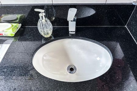 Apartamento à venda com 60m², 2 quartos e 2 vagas Apartamento à venda com 60m², 2 quartos e 2 vagasBanheiro