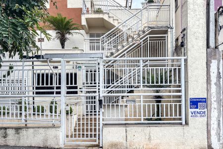 Apartamento à venda com 60m², 2 quartos e 2 vagas Apartamento à venda com 60m², 2 quartos e 2 vagasEntrada