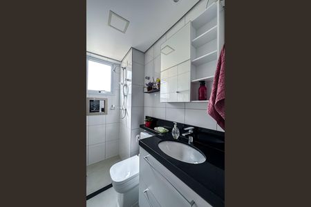 Apartamento à venda com 60m², 2 quartos e 2 vagas Apartamento à venda com 60m², 2 quartos e 2 vagasBanheiro