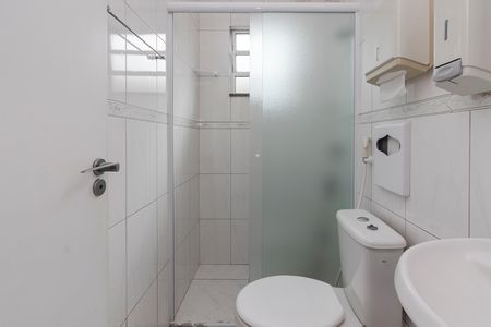 Banheiro 2 de casa para alugar com 2 quartos, 170m² em Chácara Santo Antônio (zona Sul), São Paulo