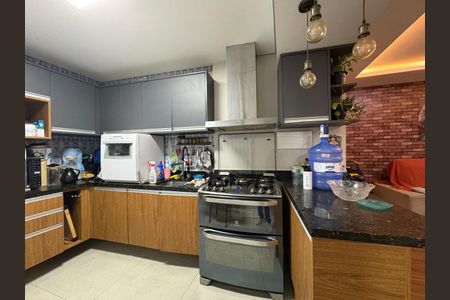 Apartamento à venda com 83m², 3 quartos e sem vaga Apartamento à venda com 83m², 3 quartos e sem vagaCozinha - Armários
