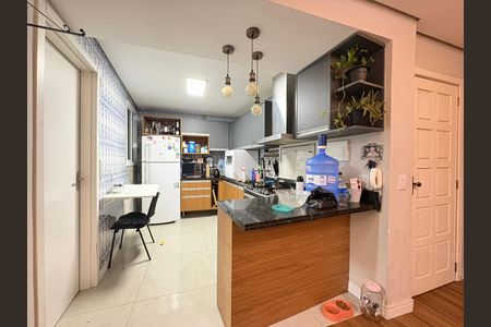 Apartamento à venda com 83m², 3 quartos e sem vaga Apartamento à venda com 83m², 3 quartos e sem vagaCozinha - Armários