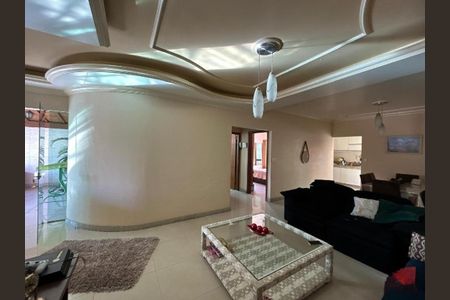 Sala de casa para alugar com 2 quartos, 80m² em Vila Sao Tomas, Belo Horizonte