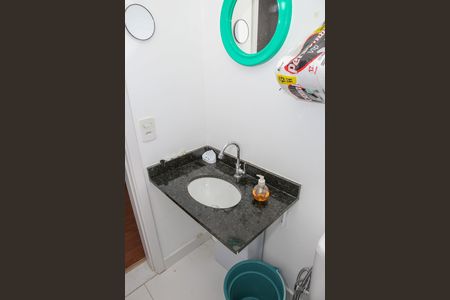 Banheiro de kitnet/studio para alugar com 1 quarto, 24m² em Perdizes, São Paulo