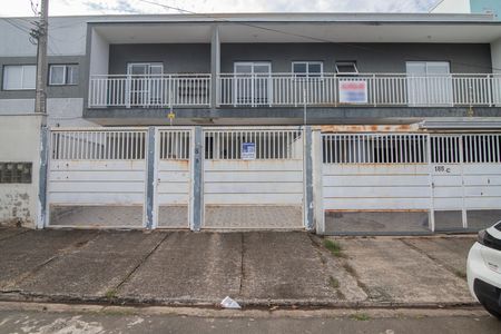 Casa para alugar com 70m², 2 quartos e 1 vaga Casa para alugar com 70m², 2 quartos e 1 vagaFachada