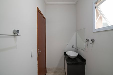 Casa para alugar com 70m², 2 quartos e 1 vaga Casa para alugar com 70m², 2 quartos e 1 vagaBanheiro Social