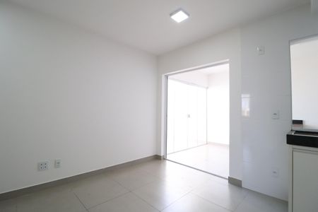 Apartamento para alugar com 67m², 2 quartos e 1 vagaSala