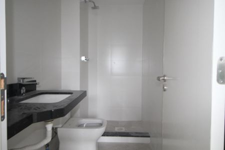 Banheiro de kitnet/studio à venda com 0 quarto, 41m² em Auxiliadora, Porto Alegre