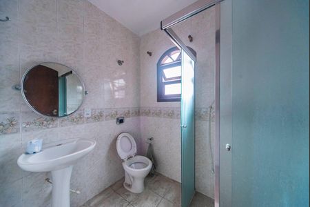 Casa para alugar com 198m², 4 quartos e 2 vagasBanheiro 