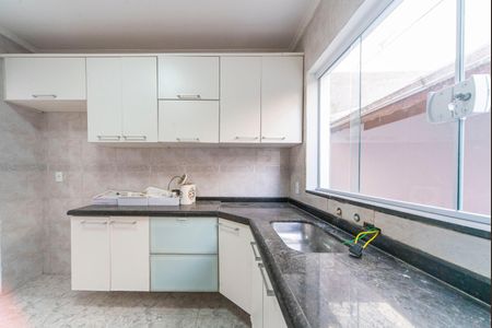Casa para alugar com 198m², 4 quartos e 2 vagasCozinha 