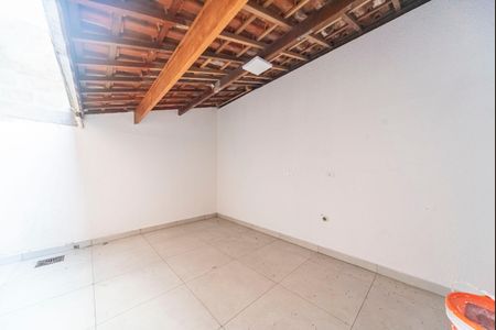 Casa para alugar com 198m², 4 quartos e 2 vagasQuintal Fundos