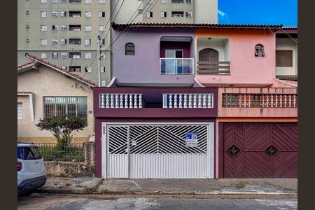 Casa para alugar com 198m², 4 quartos e 2 vagasFachada