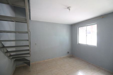 Casa de condomínio para alugar com 70m², 2 quartos e 1 vagaSala
