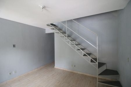 Casa de condomínio para alugar com 70m², 2 quartos e 1 vagaSala