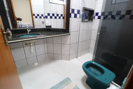 Casa para alugar com 250m², 3 quartos e 5 vagasBanheiro do Quarto 2
