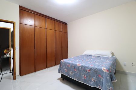Casa para alugar com 250m², 3 quartos e 5 vagasQuarto 2 - Suíte