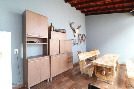 Casa para alugar com 250m², 3 quartos e 5 vagasVaranda