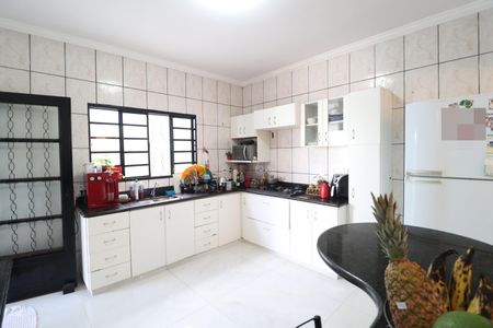 Casa para alugar com 250m², 3 quartos e 5 vagasCozinha