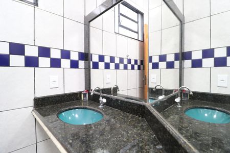Casa para alugar com 250m², 3 quartos e 5 vagasBanheiro do Quarto 2