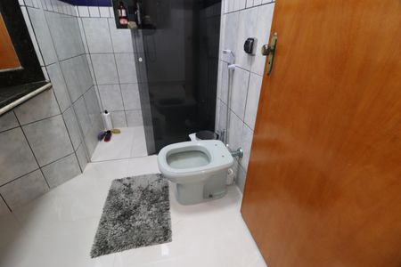 Casa para alugar com 250m², 3 quartos e 5 vagasBanheiro Social