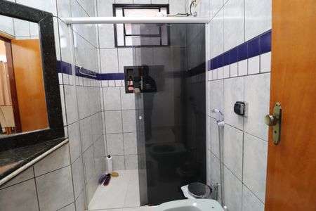 Casa para alugar com 250m², 3 quartos e 5 vagasBanheiro Social