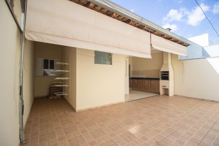 Casa de condomínio para alugar com 100m², 3 quartos e 2 vagas Casa de condomínio para alugar com 100m², 3 quartos e 2 vagasArea Externa