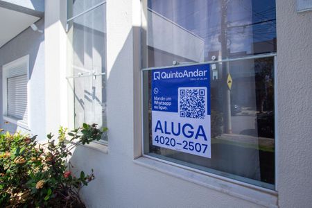 Casa de condomínio para alugar com 100m², 3 quartos e 2 vagas Casa de condomínio para alugar com 100m², 3 quartos e 2 vagasFachada