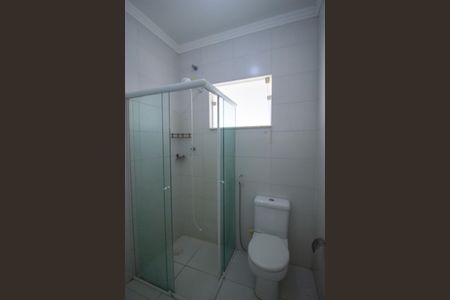 Casa de condomínio para alugar com 100m², 3 quartos e 2 vagas Casa de condomínio para alugar com 100m², 3 quartos e 2 vagasBanheiro da Suíte