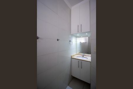 Casa de condomínio para alugar com 100m², 3 quartos e 2 vagas Casa de condomínio para alugar com 100m², 3 quartos e 2 vagasBanheiro da Suíte