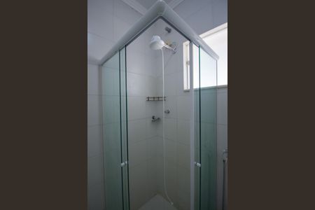 Casa de condomínio para alugar com 100m², 3 quartos e 2 vagas Casa de condomínio para alugar com 100m², 3 quartos e 2 vagasBanheiro da Suíte