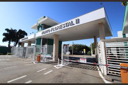 Casa de condomínio para alugar com 100m², 3 quartos e 2 vagasFachada e portaria