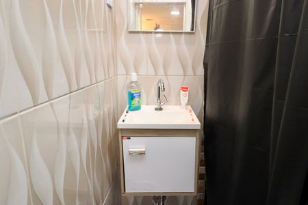 Casa para alugar com 42m², 1 quarto e sem vagaBanheiro