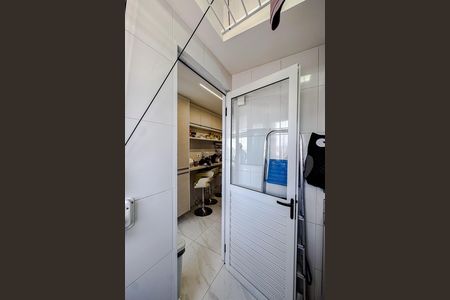 Apartamento à venda com 73m², 2 quartos e 2 vagas Apartamento à venda com 73m², 2 quartos e 2 vagasÁrea de Serviço