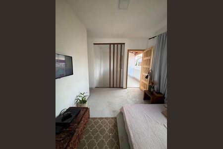 Sala de casa para alugar com 4 quartos, 160m² em Alípio de Melo, Belo Horizonte