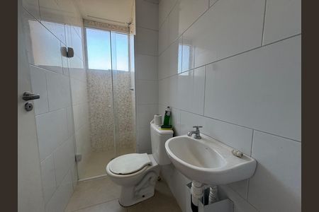 Apartamento à venda com 42m², 2 quartos e sem vaga Apartamento à venda com 42m², 2 quartos e sem vagaBanheiro social